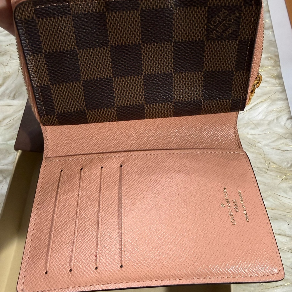 Louis Vuitton Juliet Bifold DE wallet with Box Microchip! NFC